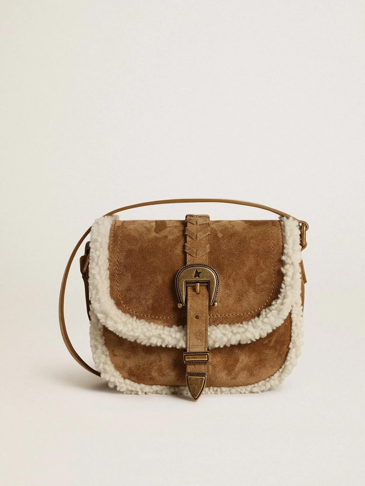 Outlet Bolsa Rodeo feminina de suede com detalhes de shearling MULHER Bolsas tiracolo