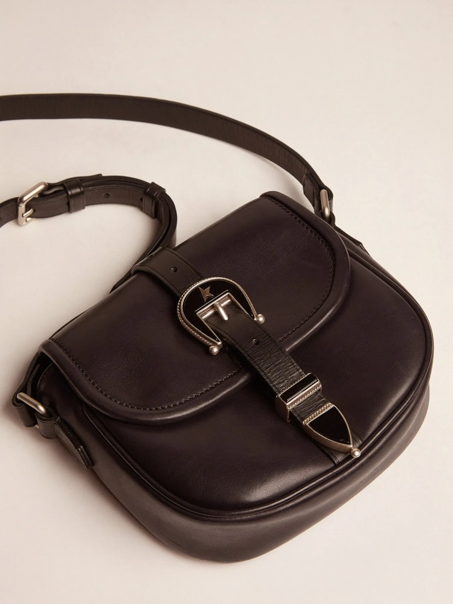 Shop Bolsa Rodeo feminina pequena de couro preto MULHER Bolsas tiracolo