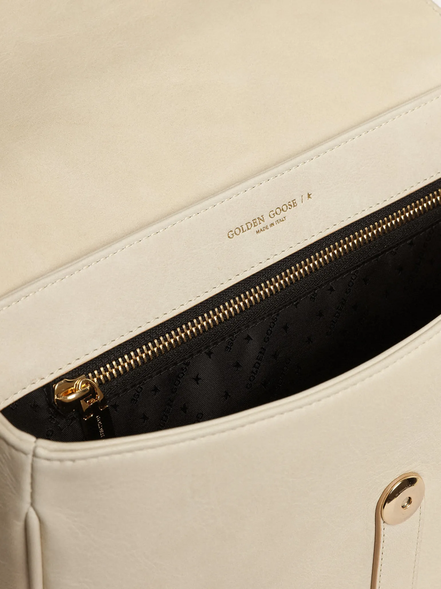 Shop Bolsa Sally média de couro cor porcelana com fivela e alça de ombro em contraste MULHER Bolsas tiracolo