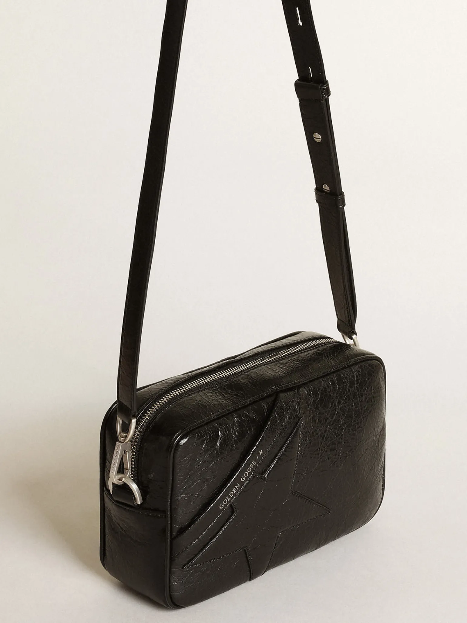 Flash Sale Bolsa Star feminina de couro brilhante preto com estrela tom sobre tom MULHER Bolsas tiracolo