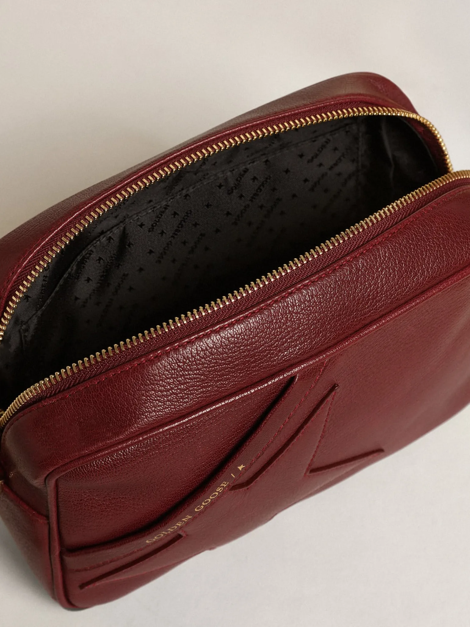 Flash Sale Bolsa Star feminina de couro bordô com estrela tom sobre tom MULHER Bolsas tiracolo