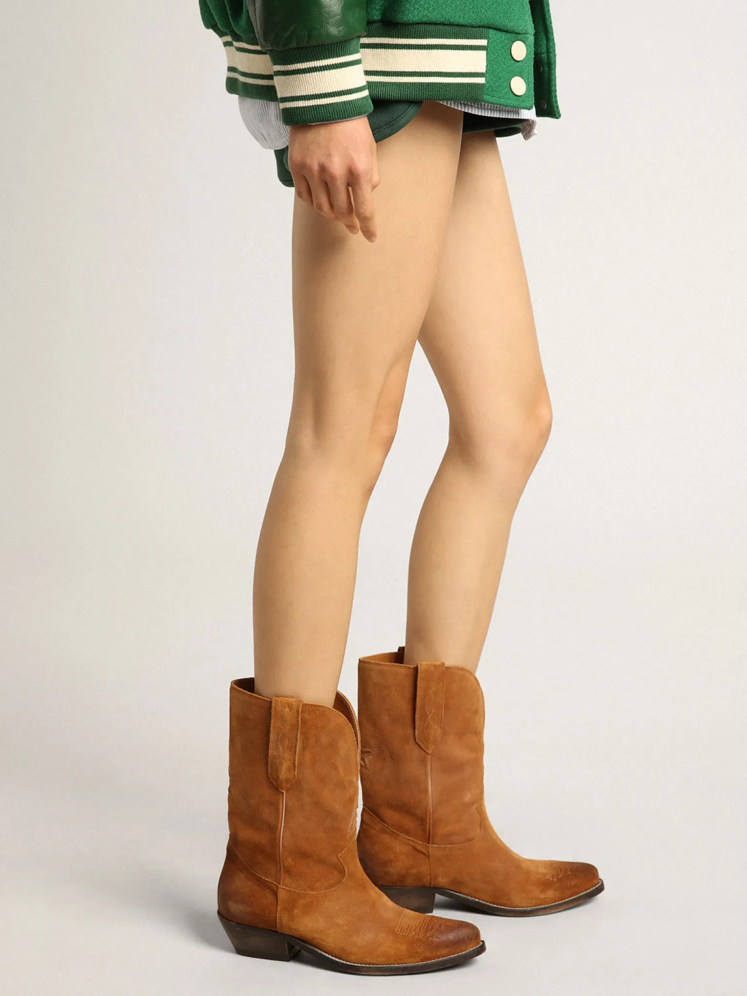 Discount Bota de cano baixo feminina de suede cor tabaco com estrela embutida MULHER Botas