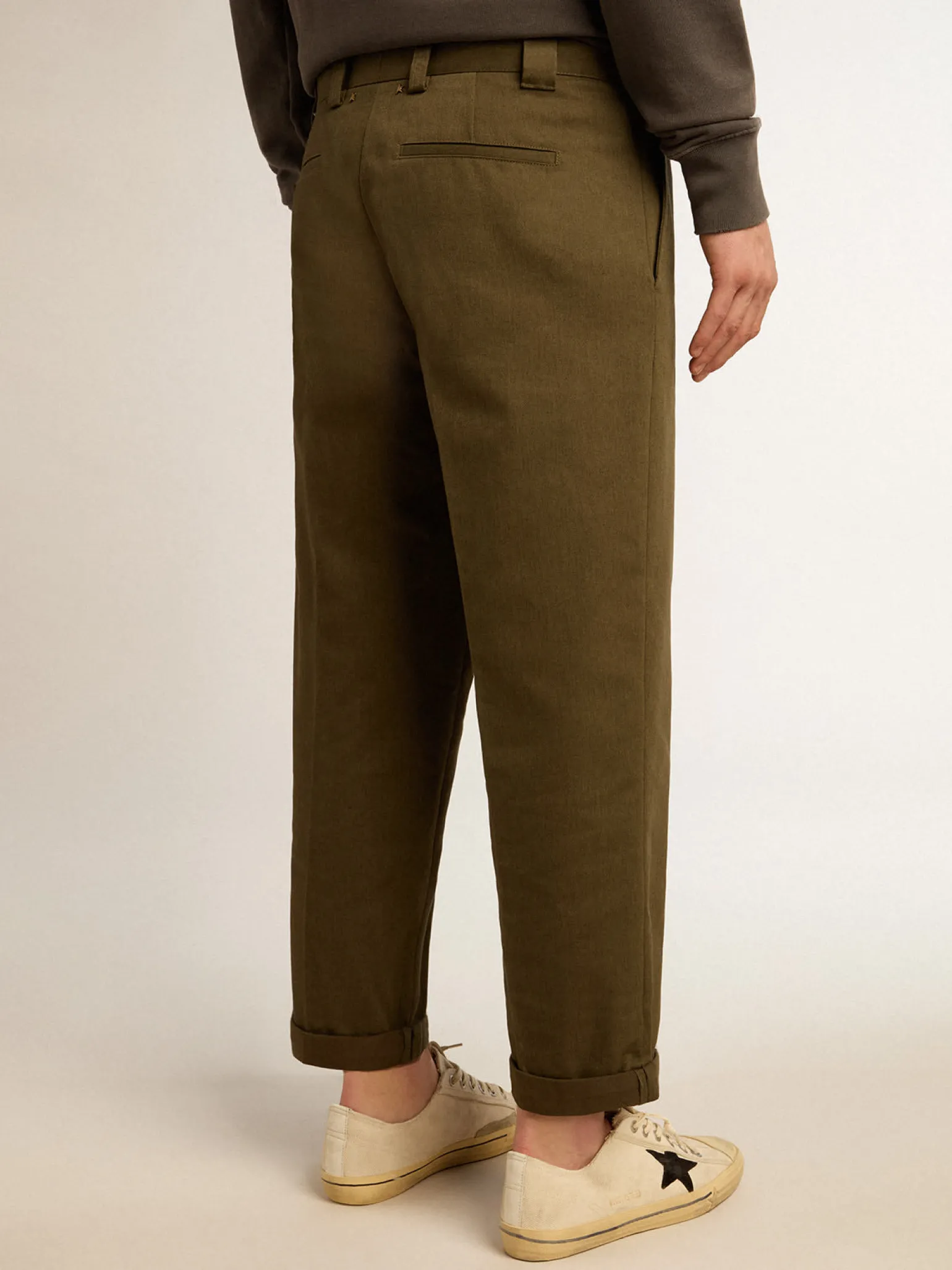 Online Calça chino Golden Collection verde militar Jeans e calças