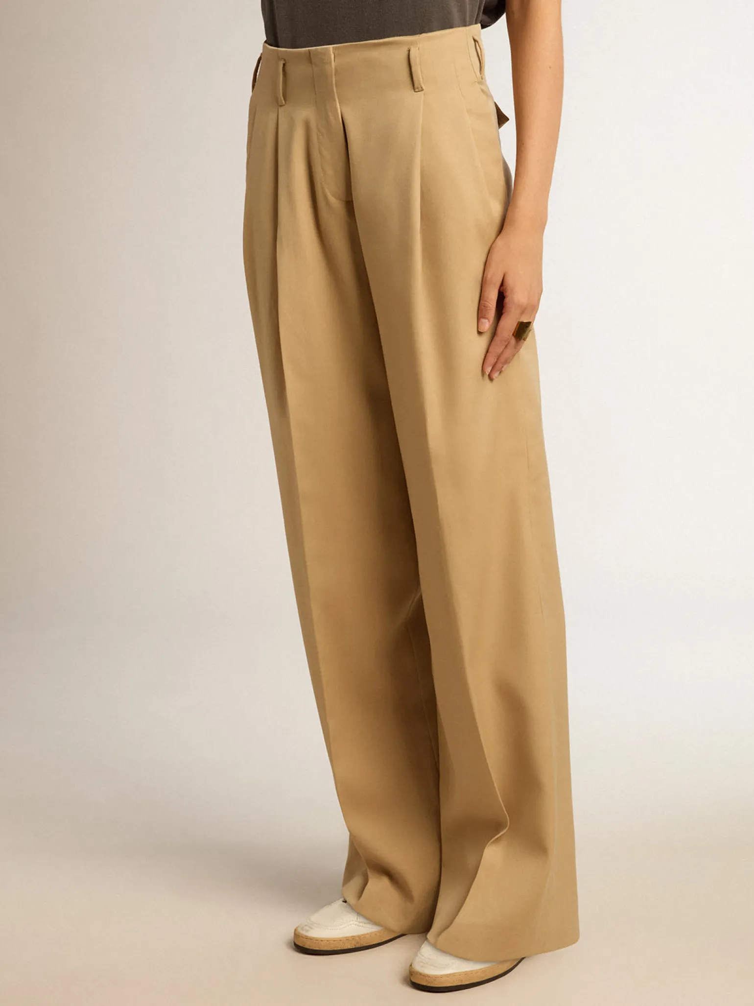 Sale Calça feminina de gabardine de lã cor areia MULHER Jeans e calças