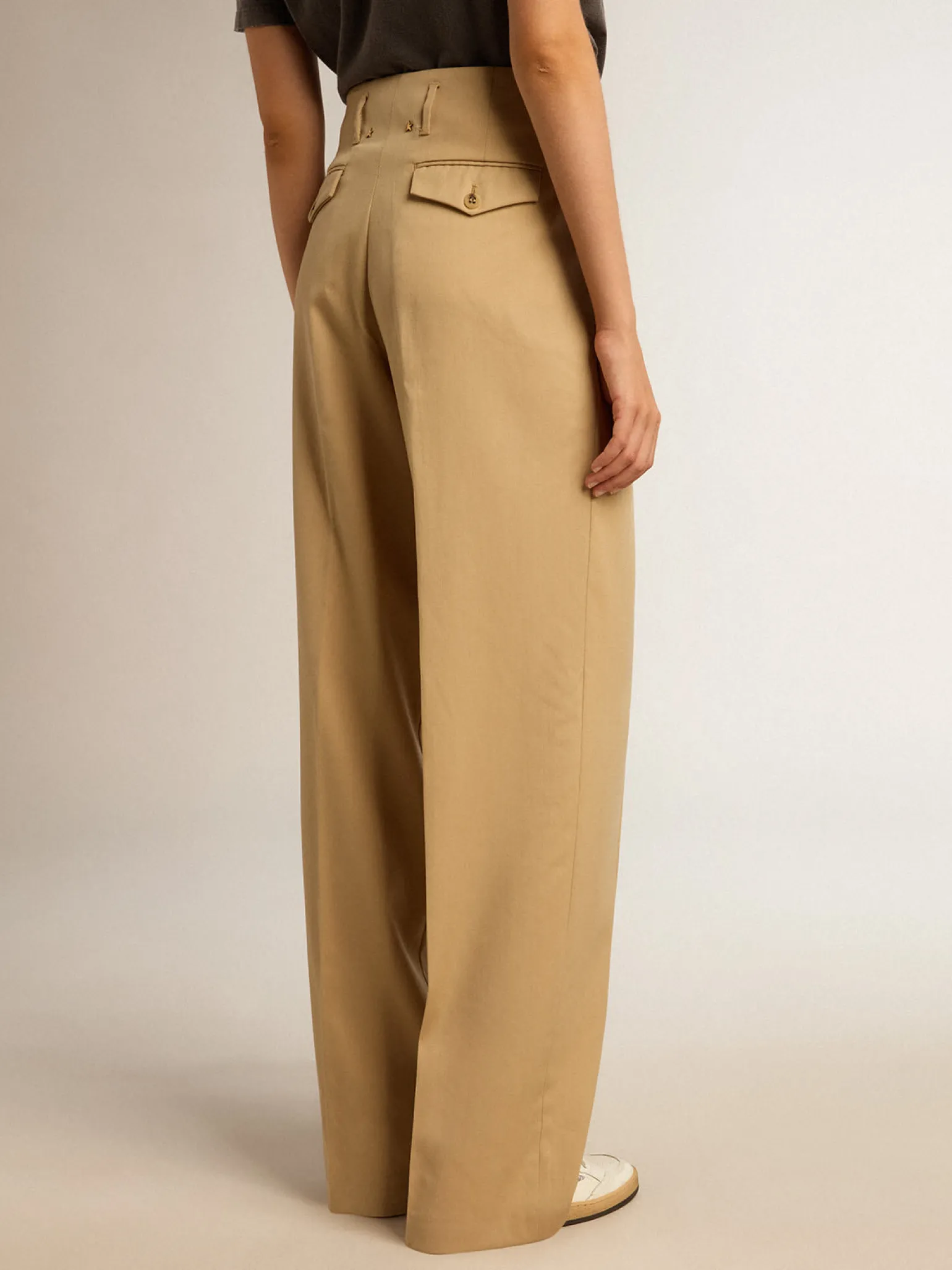 Sale Calça feminina de gabardine de lã cor areia MULHER Jeans e calças