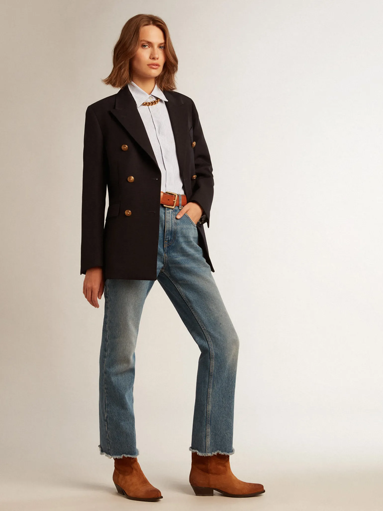Shop Calça jeans cropped flare feminina com lavagem média MULHER Jeans e calças