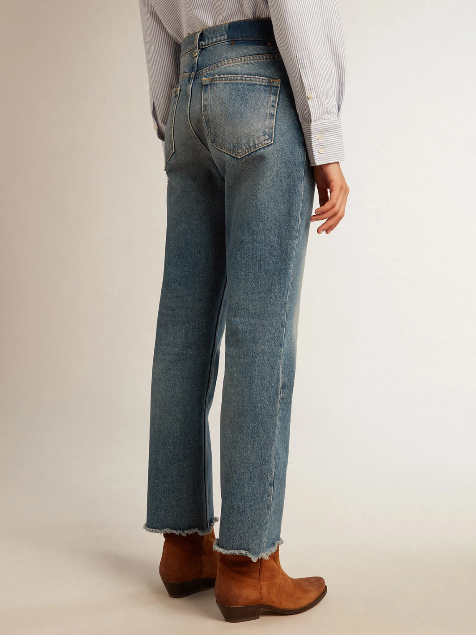Shop Calça jeans cropped flare feminina com lavagem média MULHER Jeans e calças