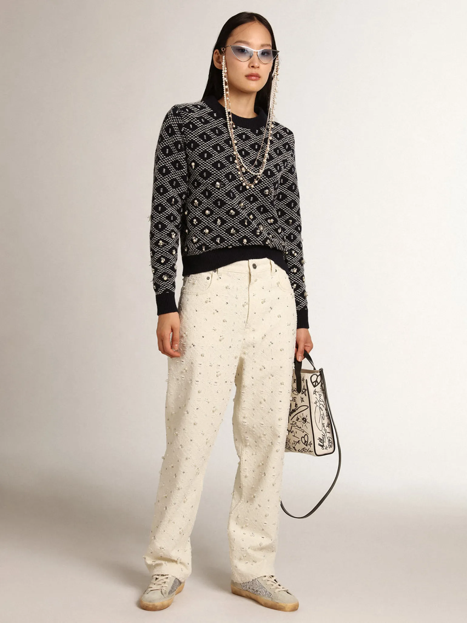 Online Calça jeans Kim Coleção Journey de algodão branco sujo com motivos de losangos e aplicação de pérolas e cristais MULHER Jeans e calças