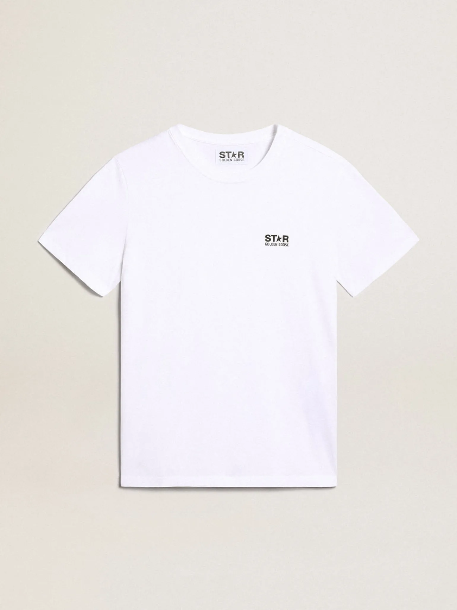 Flash Sale Camiseta branca com logo preto em contraste na frente Camisetas