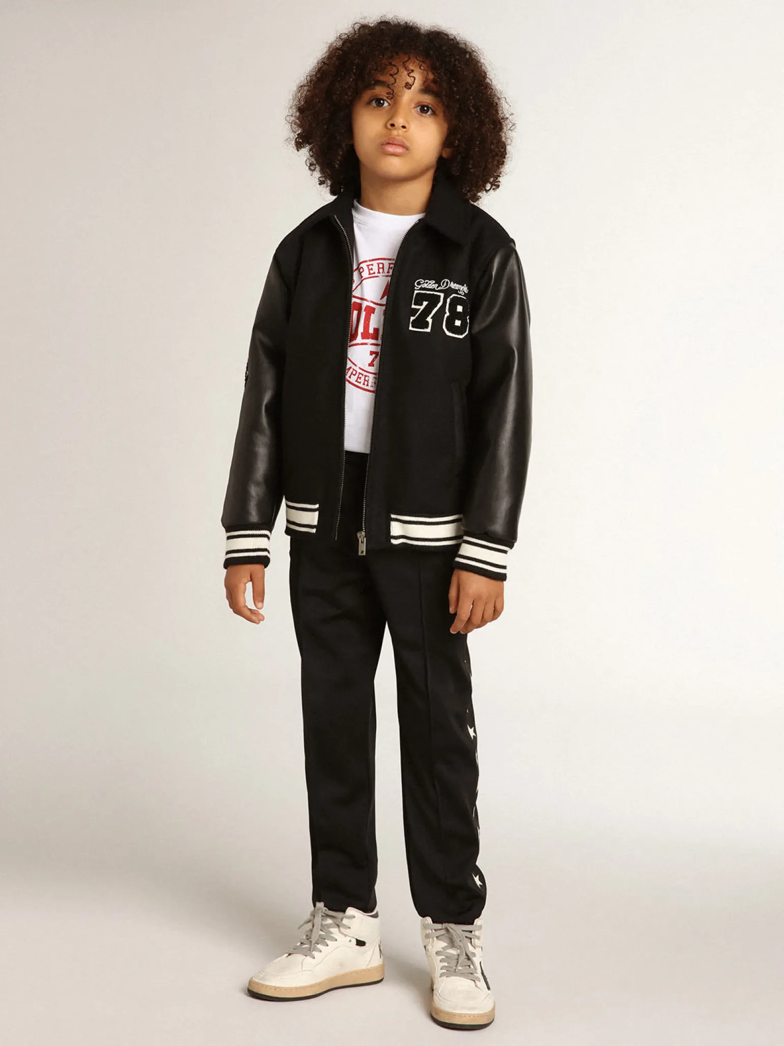 Sale Camiseta branca infantil masculina com logo vermelho no centro Roupas de cima (4-12 years)