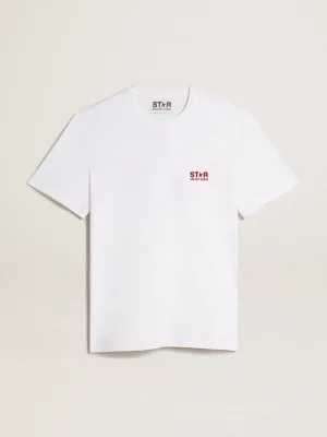 Online Camiseta branca masculina com logo e estrela bordô em contraste Camisetas