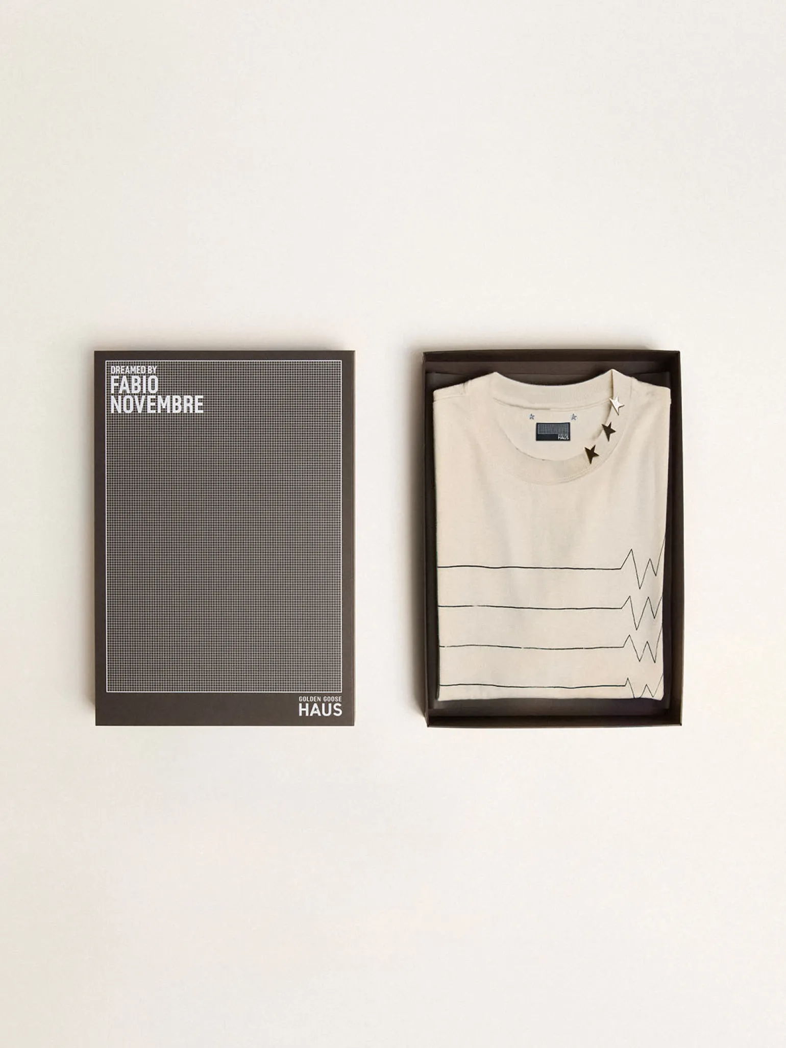 Sale Camiseta Feminina no branco heritage MULHER Camisetas