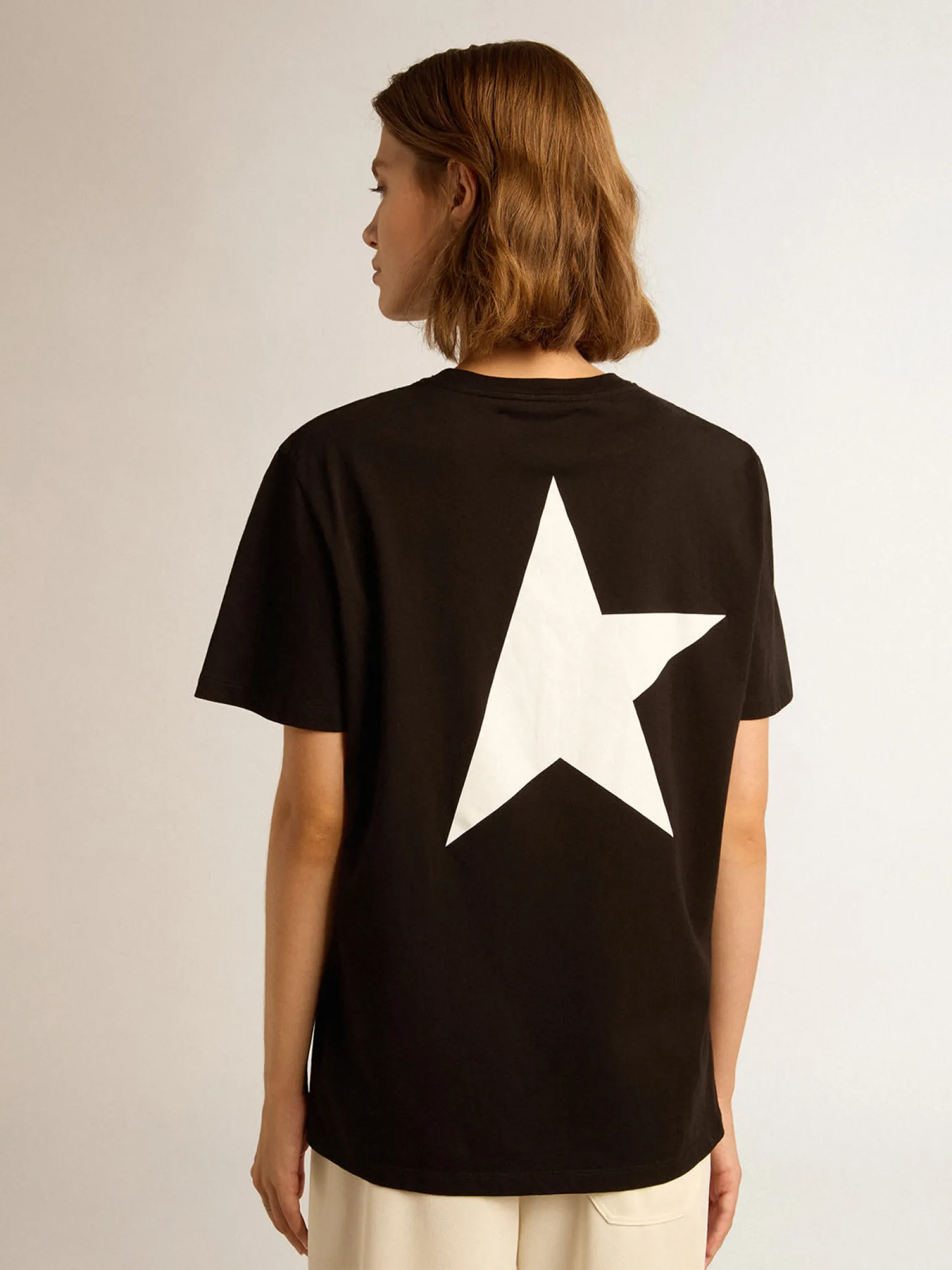 Flash Sale Camiseta preta Coleção Star com logo e estrela brancos em contraste MULHER Camisetas