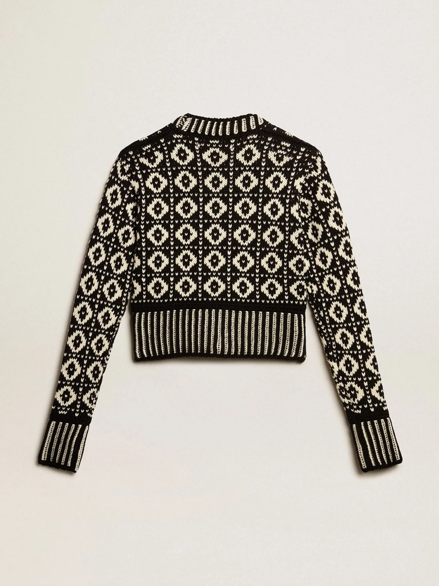 Online Cardigã cropped com estampas geométricas brancas e pretas MULHER Malhas