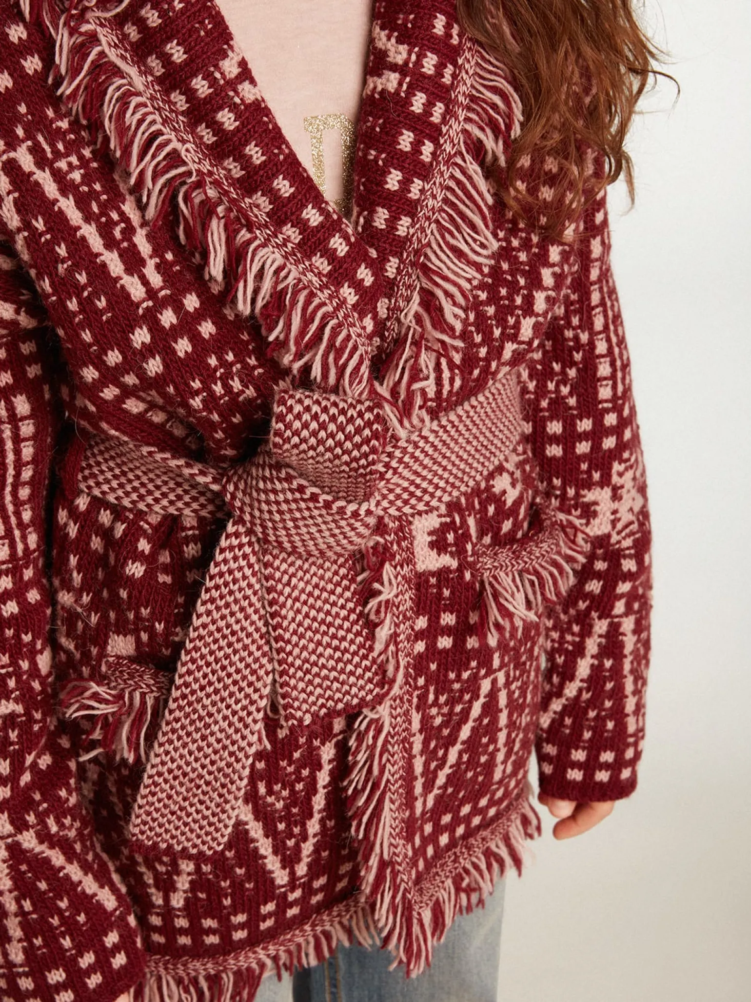 Online Cardigã infantil feminino com cinto e estampa fair isle bordô Roupas de cima (4-12 years)