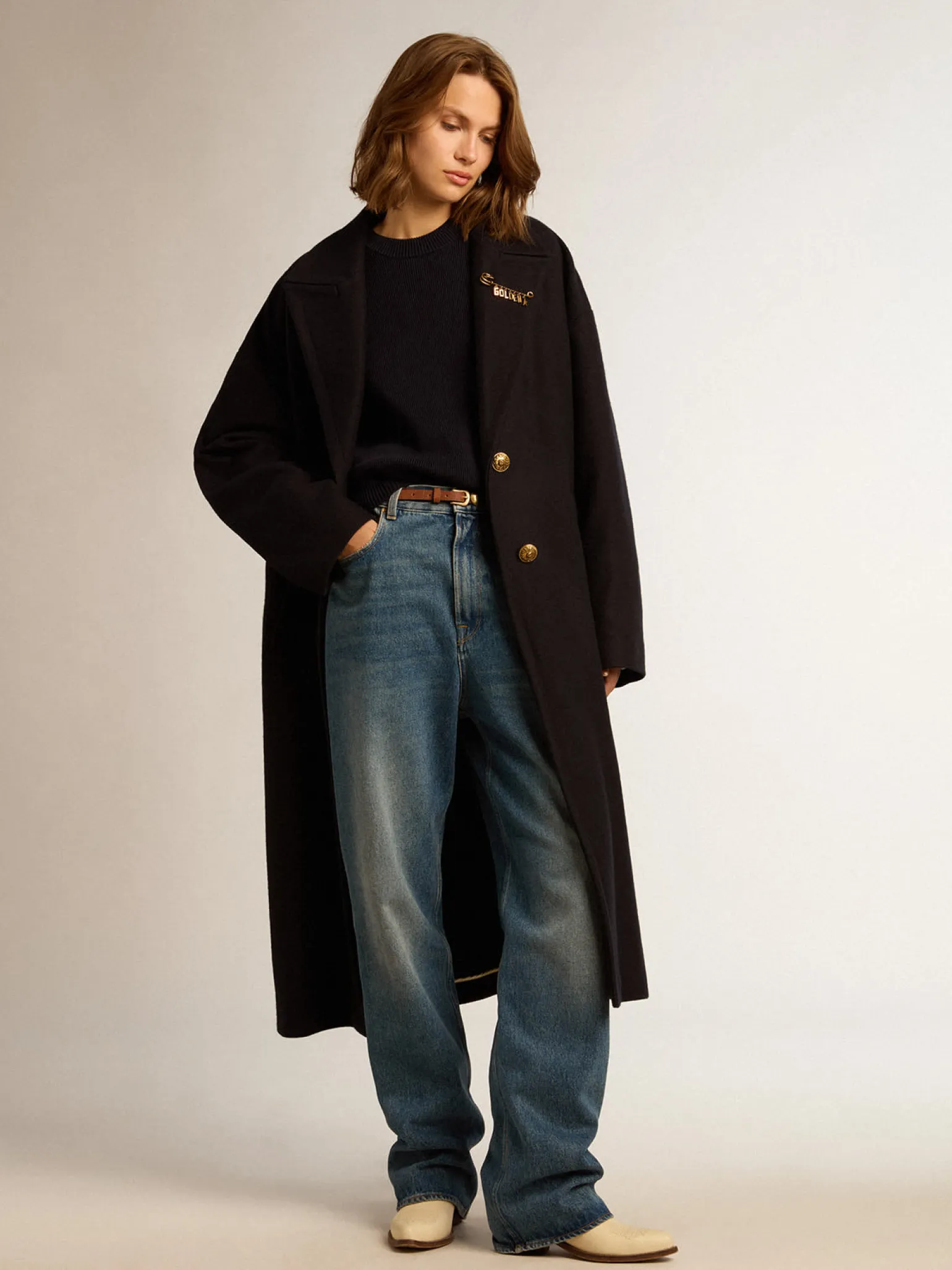 Store Casaco feminino de abotoamento simples tipo cocoon de lã azul-escuro com botões dourados MULHER Casacos e blusões