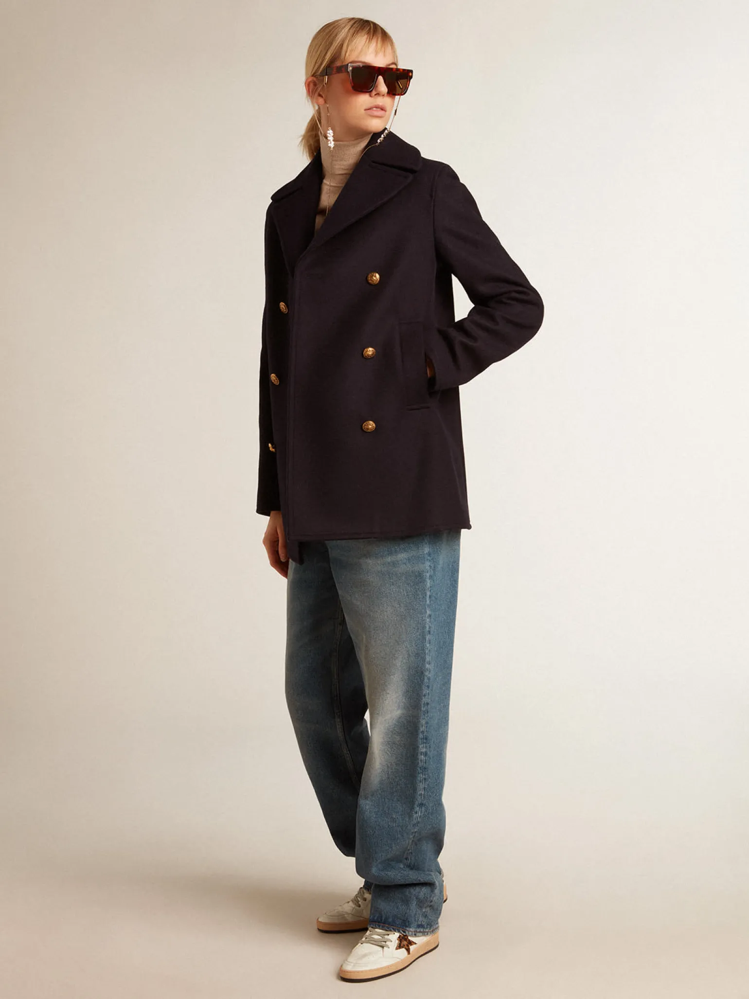New Casaco peacoat feminino azul-escuro com botões heráldicos dourados MULHER Casacos e blusões