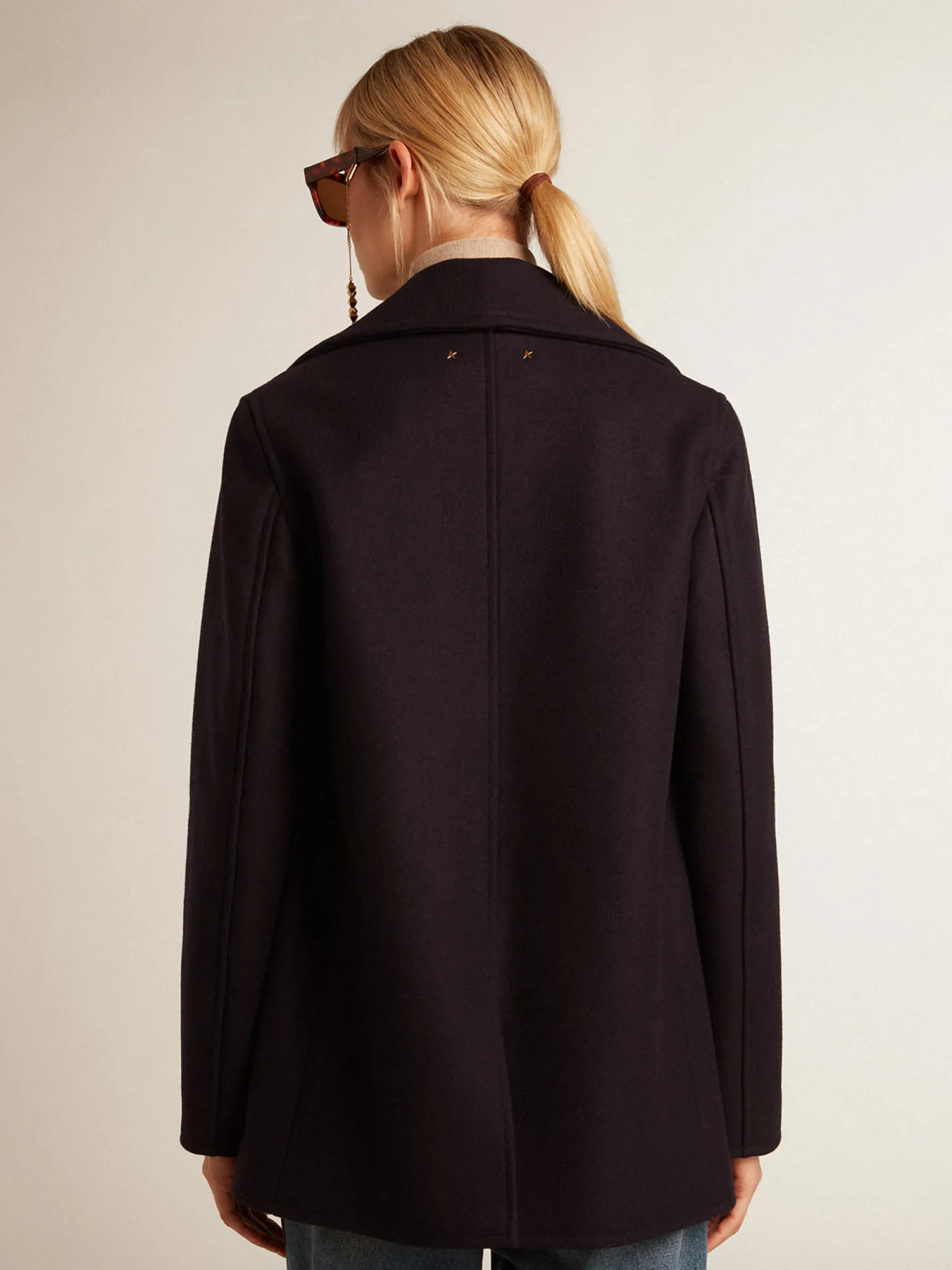 New Casaco peacoat feminino azul-escuro com botões heráldicos dourados MULHER Casacos e blusões