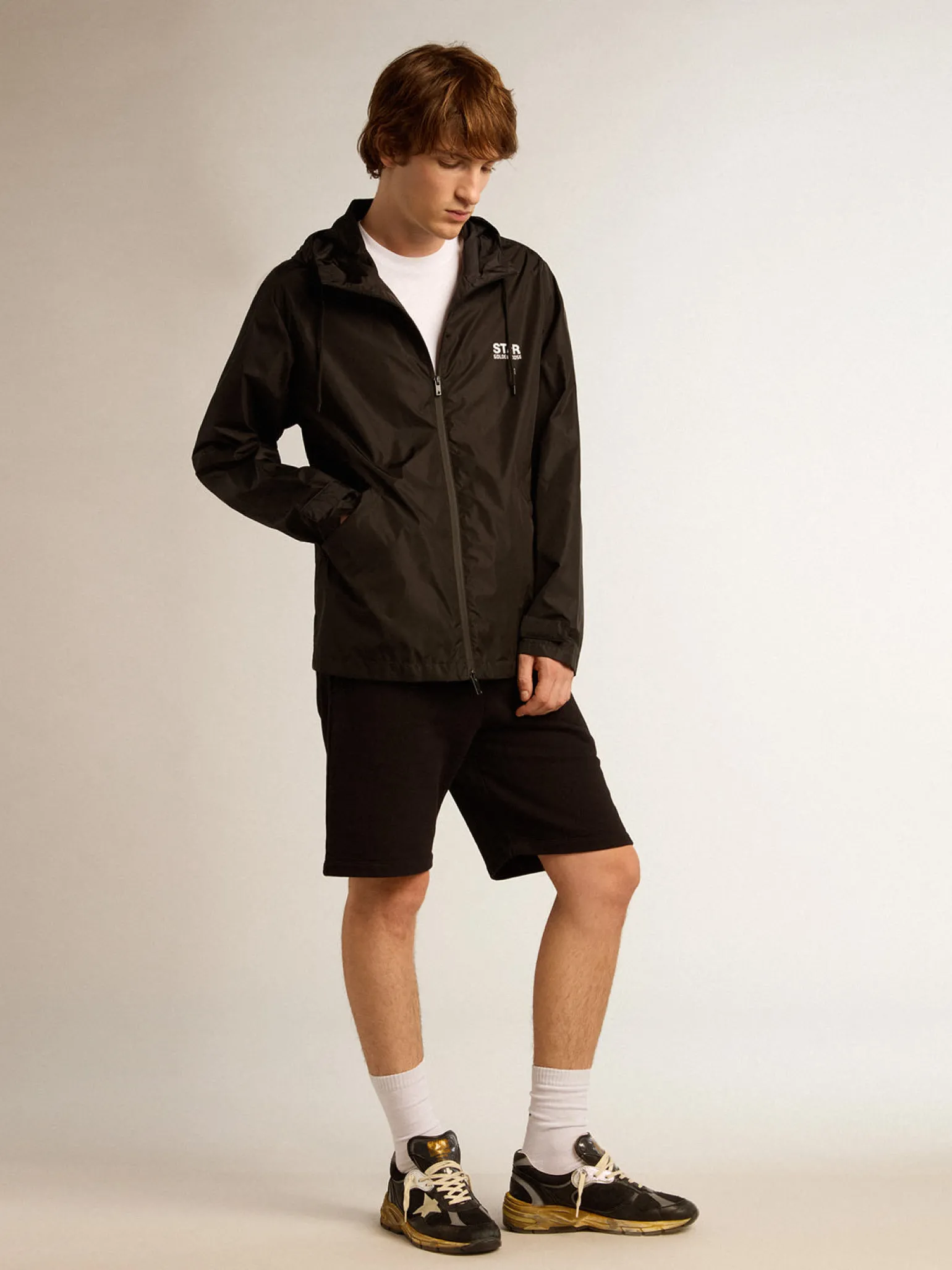 Outlet Jaqueta corta-vento masculina com logo e estrela brancos em contraste Casacos e blusões