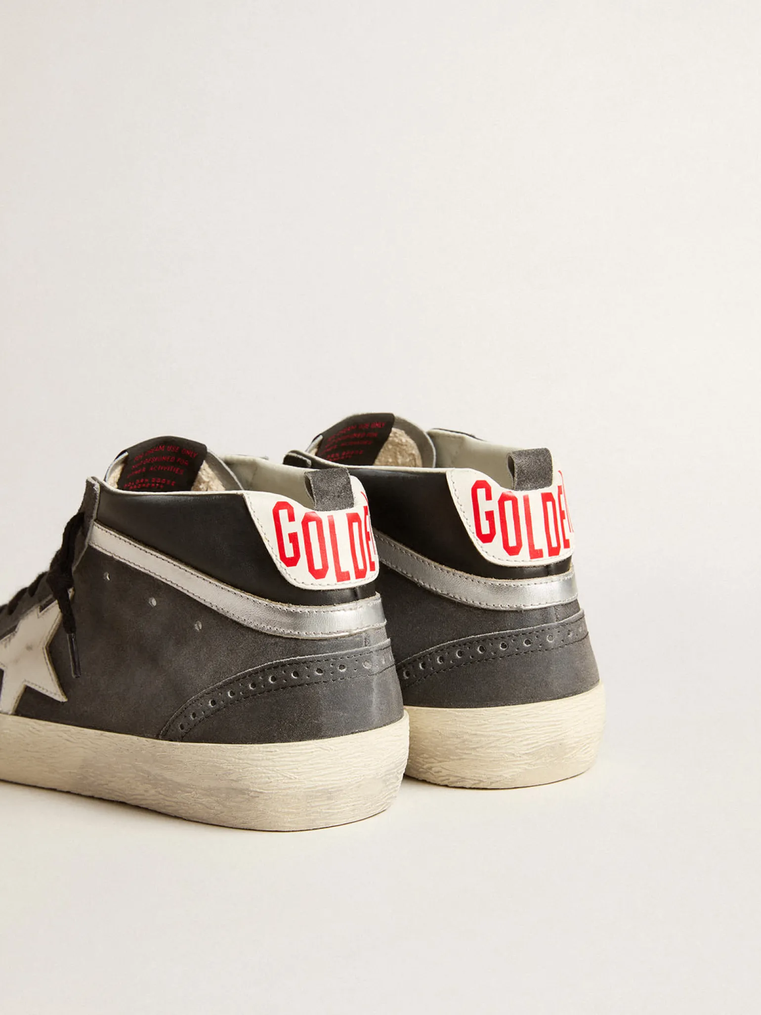 Cheap Mid Star de suede preto com estrela de couro branco e lista prateada Mid Star