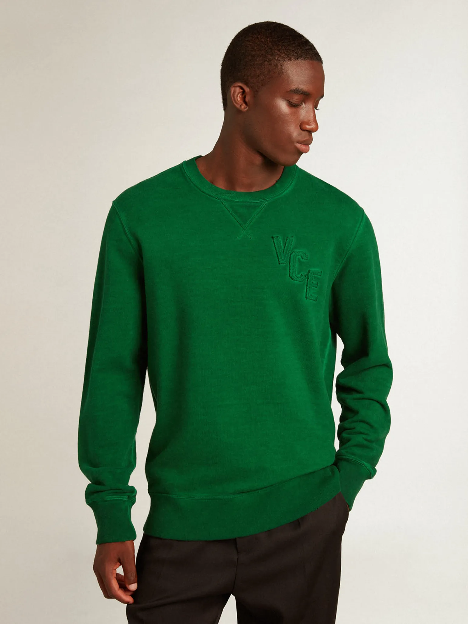 Shop Moletom de gola redonda em fleece de algodão verde Malhas
