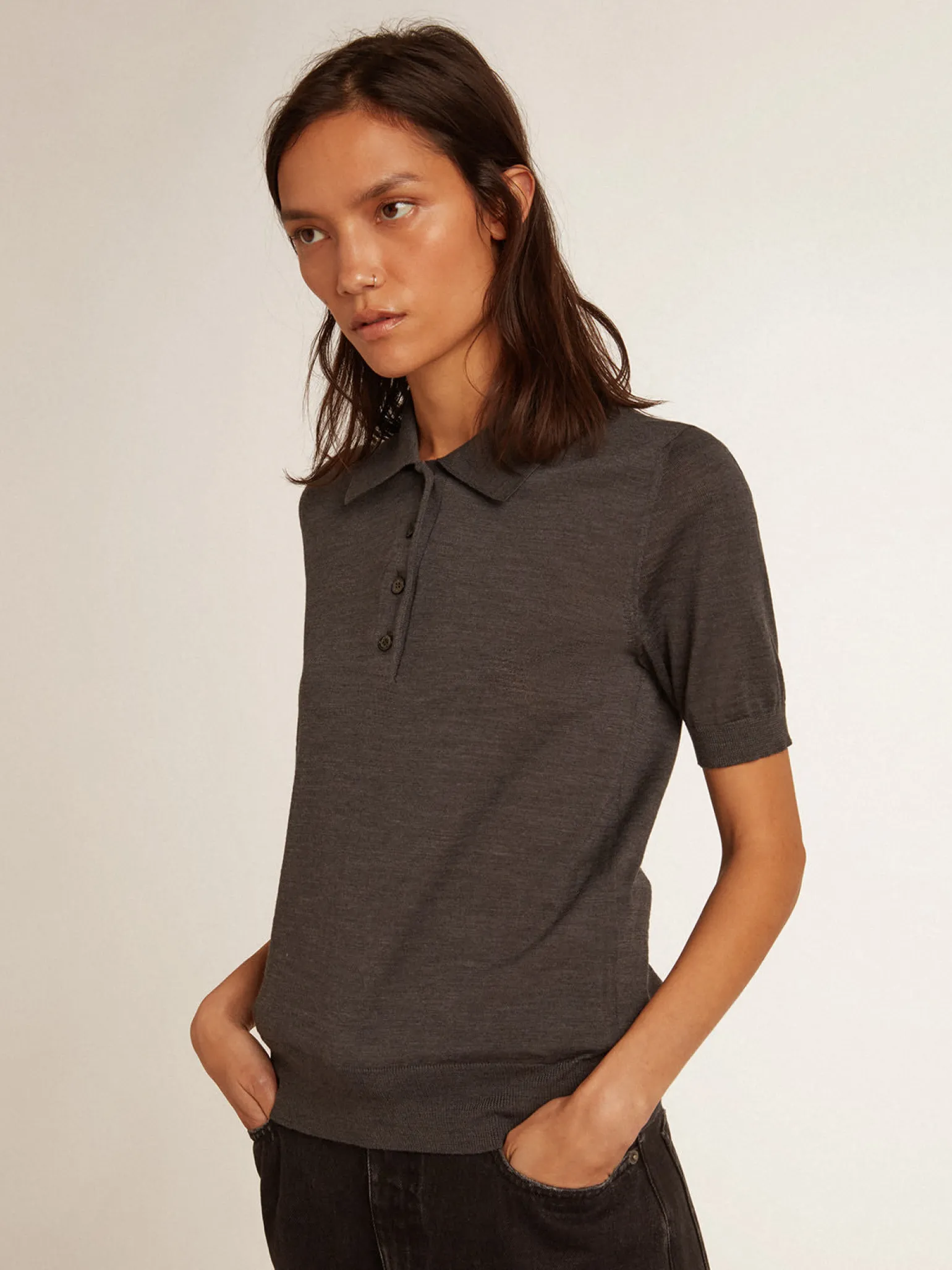 Shop Polo feminina de lã merino na cor antracite MULHER Camisetas