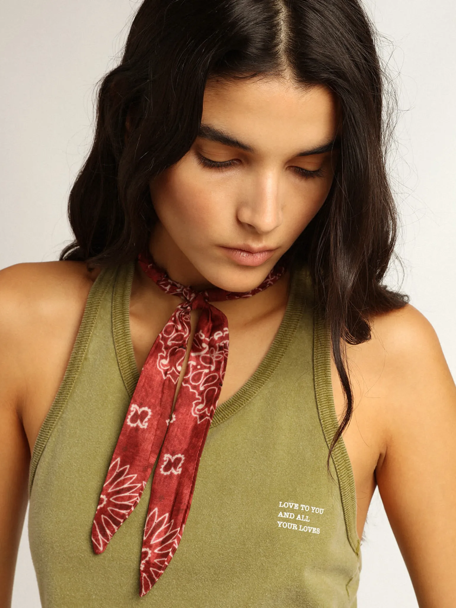 Cheap Regata cor de pesto com escrita branca na frente MULHER Camisetas