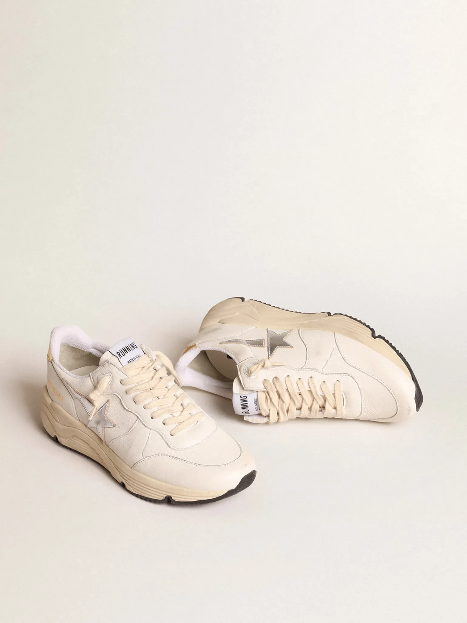 Best Running Sole de napa com estrela prateada e talão de couro dourado MULHER Running Sole