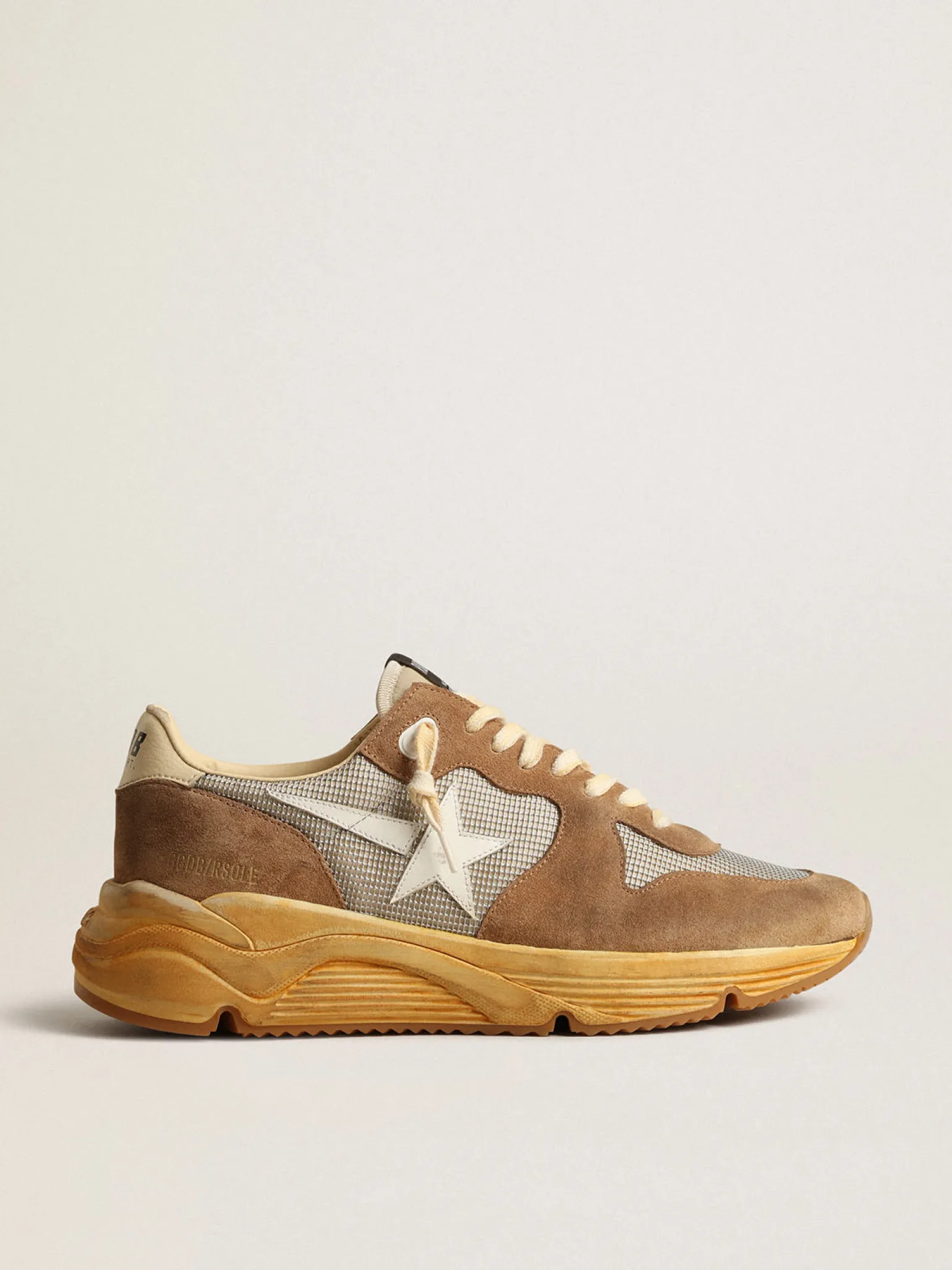 Discount Running Sole de tela prateada e suede cor tabaco com estrela branca Running Sole