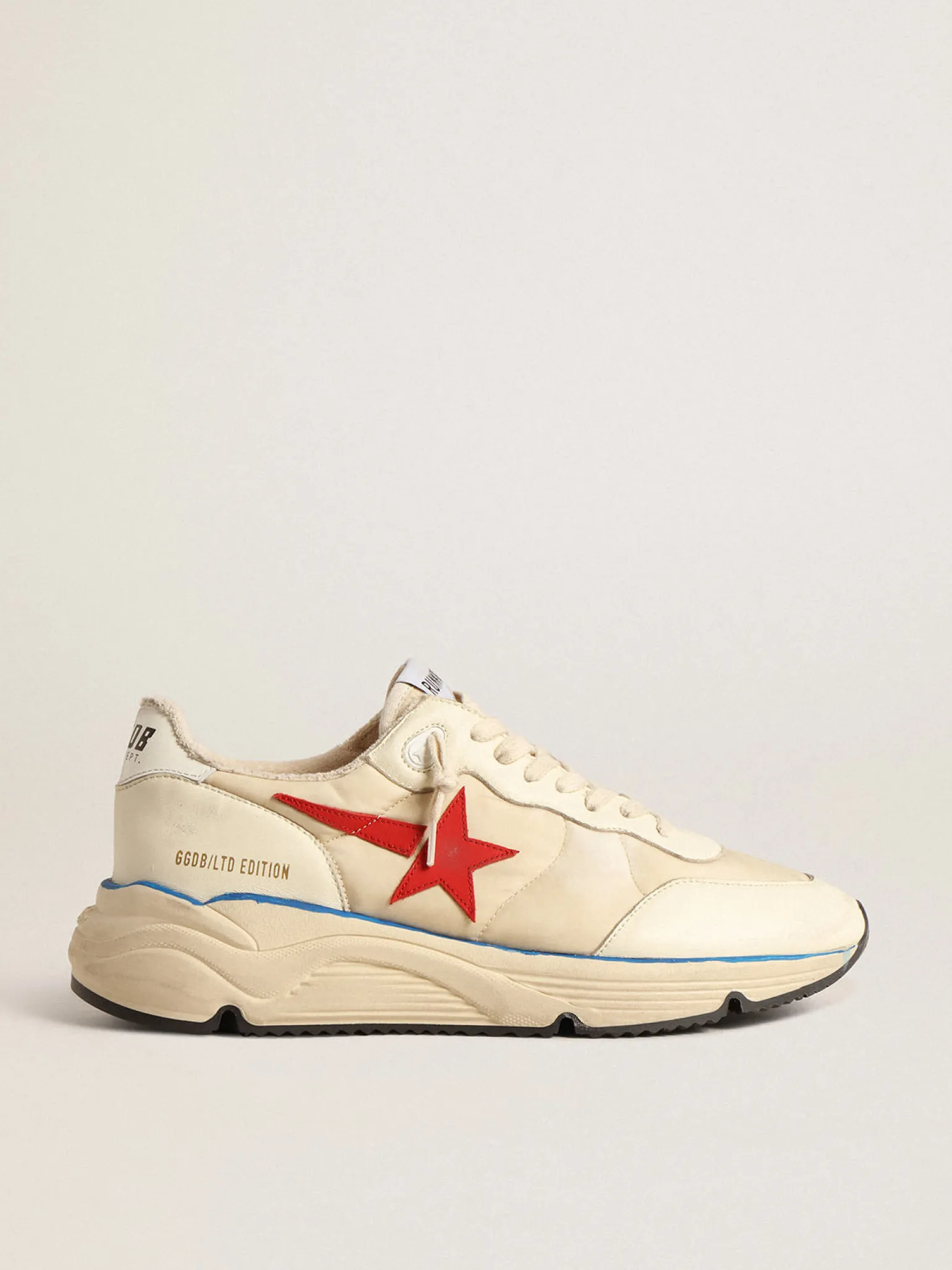 Shop Running Sole Masculino LTD de náilon bege com estrela de couro vermelho Running Sole