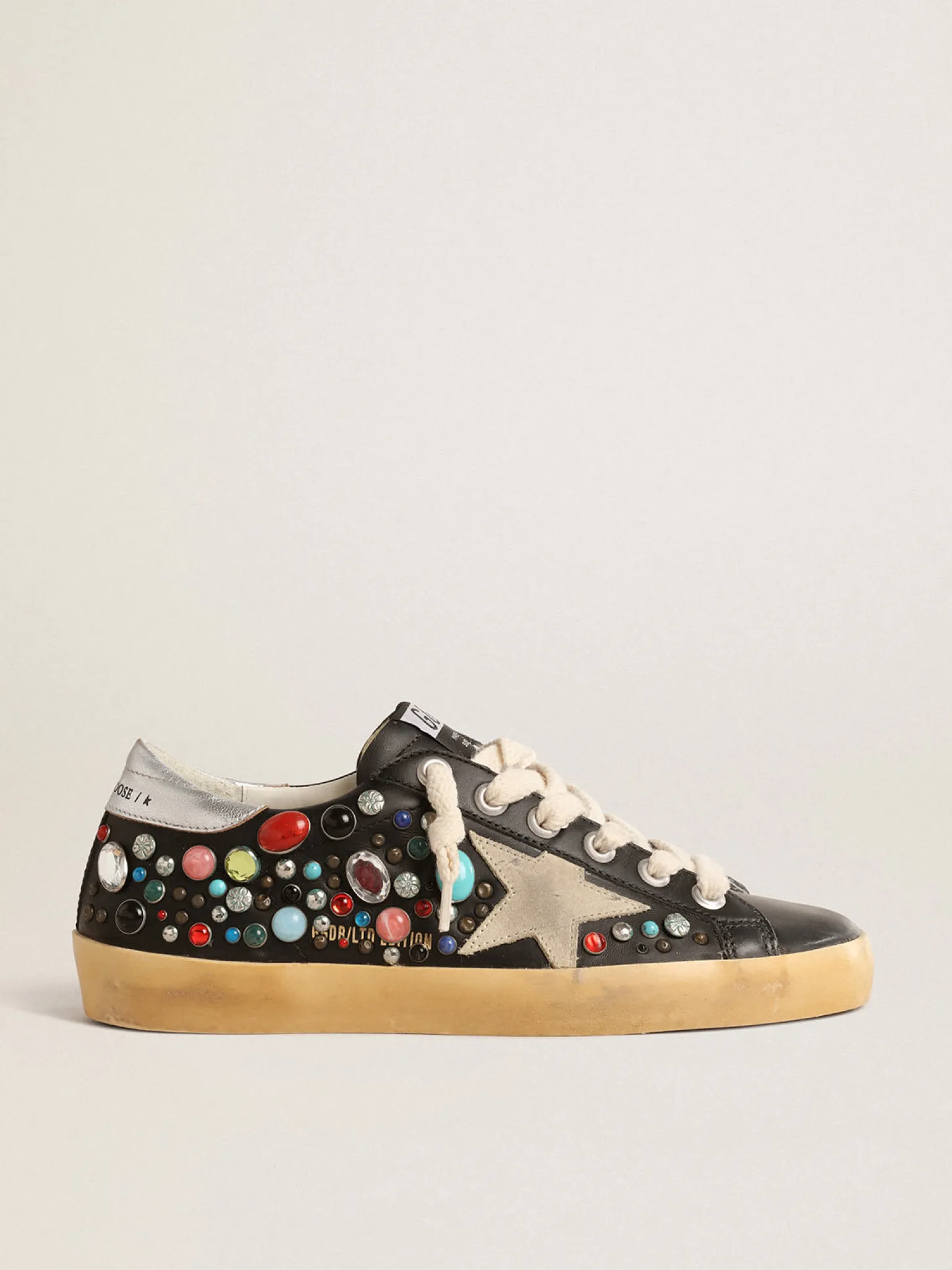 Clearance Super-Star com tachas coloridas e estrela de suede bege MULHER Super-Star