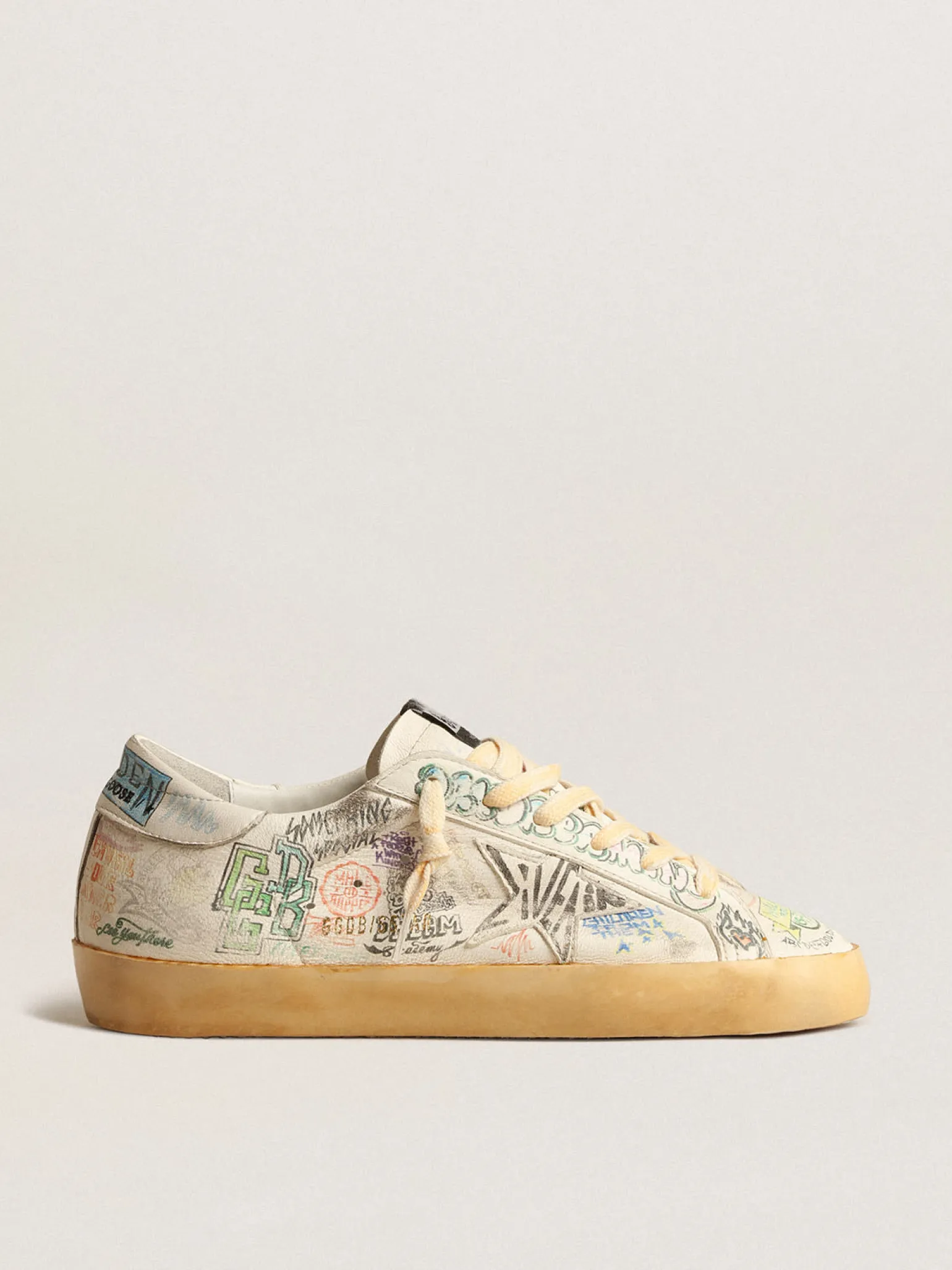 Outlet Super-Star de napa branca com grafites multicoloridos all-over Super-Star
