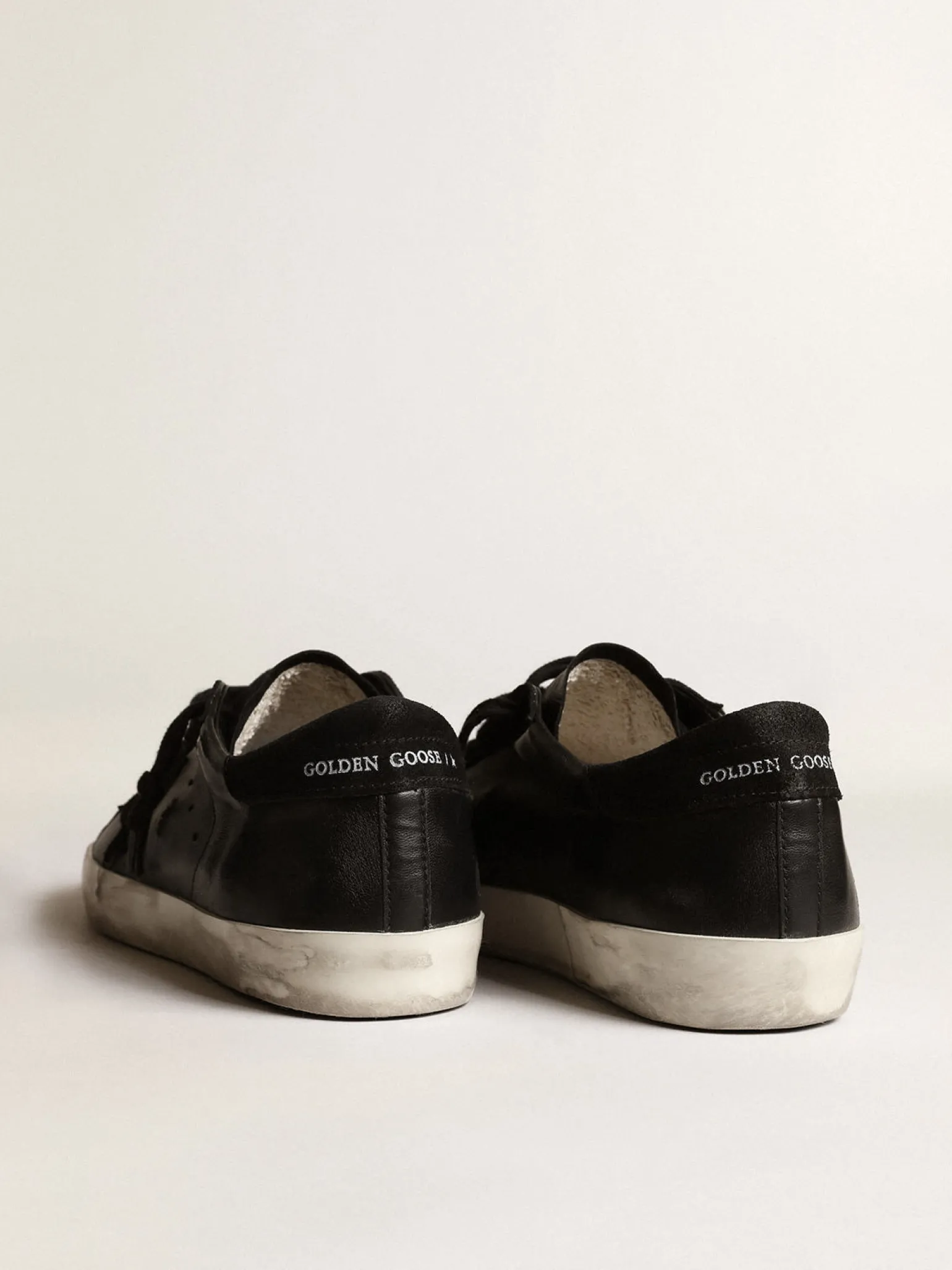 Cheap Super-Star de napa preta com estrela e talão de suede preto Super-Star