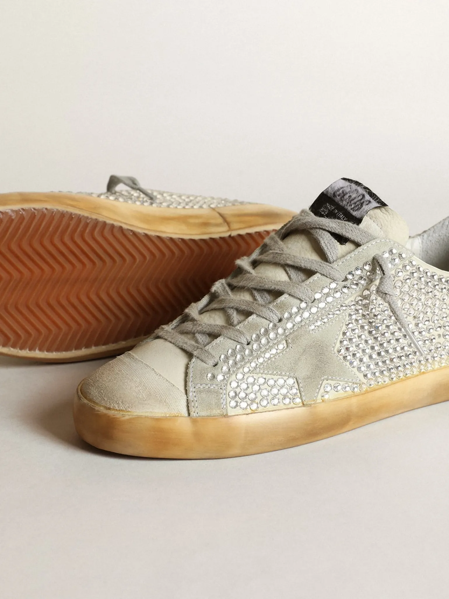 Cheap Super-Star feminino de nubuk branco sujo e cristais prateados MULHER Super-Star