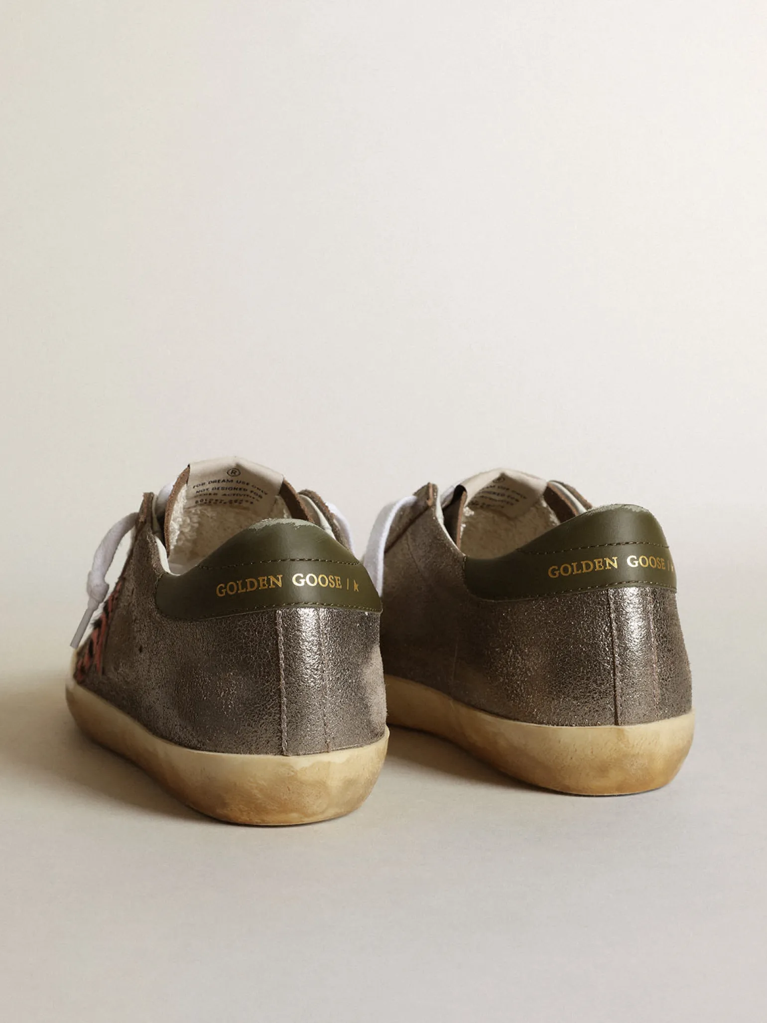 New Super-Star LTD de suede metálico cinza com estrela de couro cavalinho MULHER Super-Star