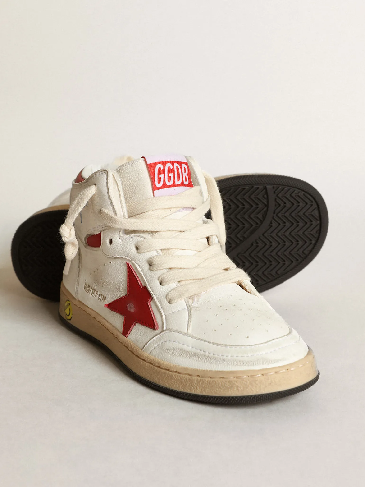Outlet Young Sky-Star de napa branca com estrela e talão vermelhos Meninas (4-10 anos) | Meninos (4-10 anos)